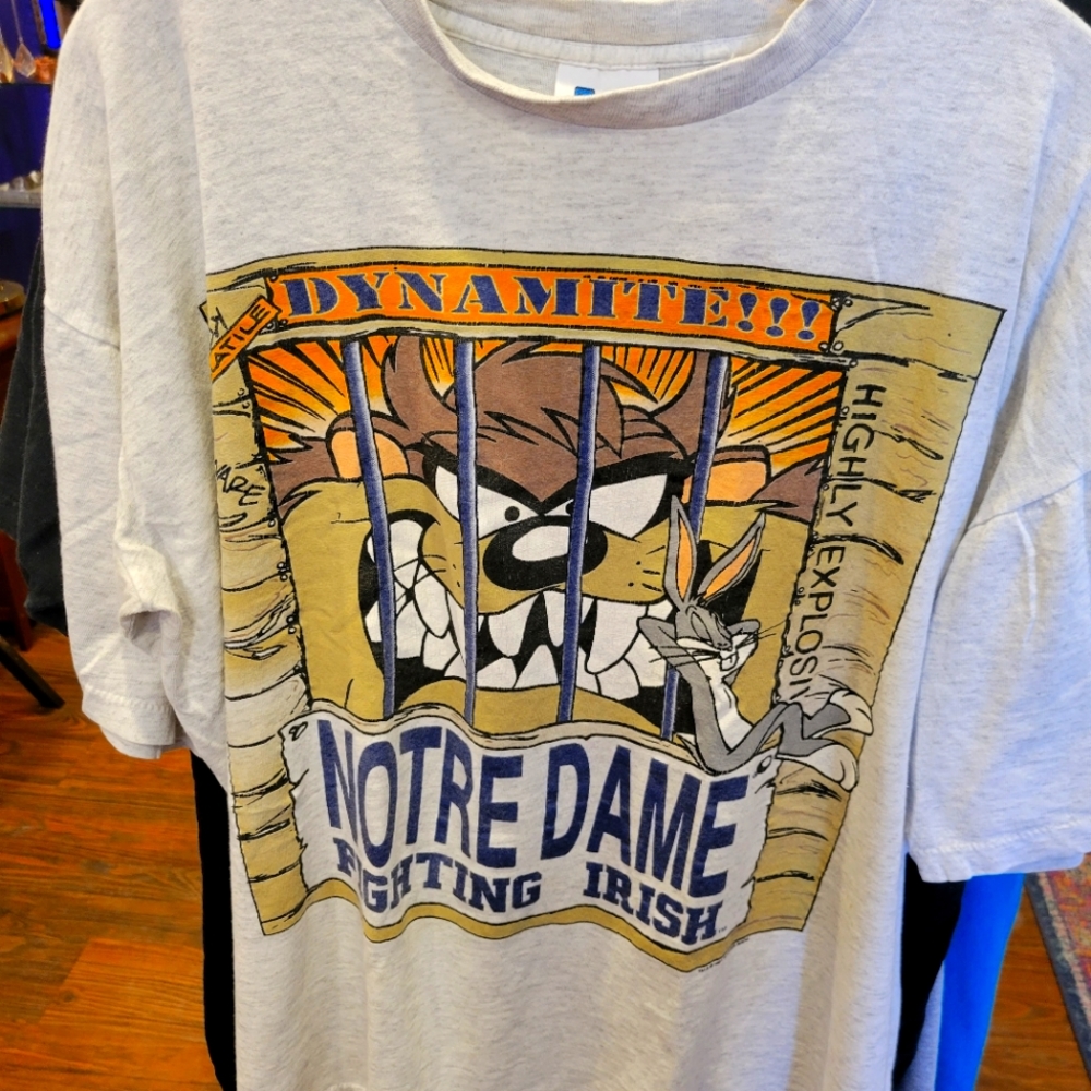 Vintage 90s Looney Tunes × Notre Dame Graphic Tee